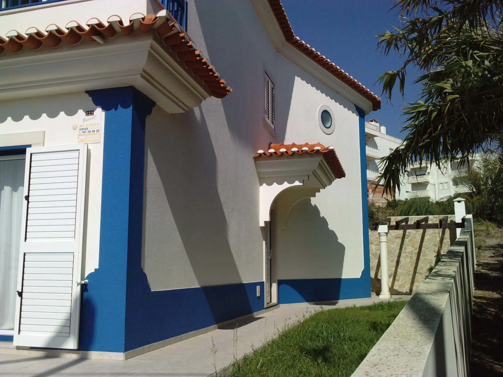 Ericeira Chill Hill Hostel & Private Rooms - Sea Food
