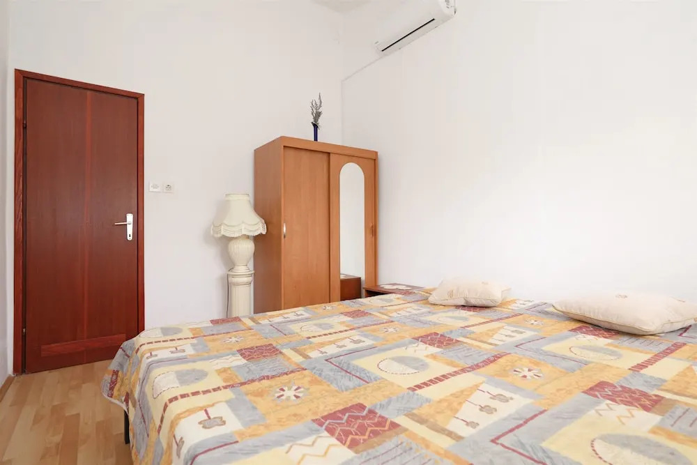 Apartment Summer Break