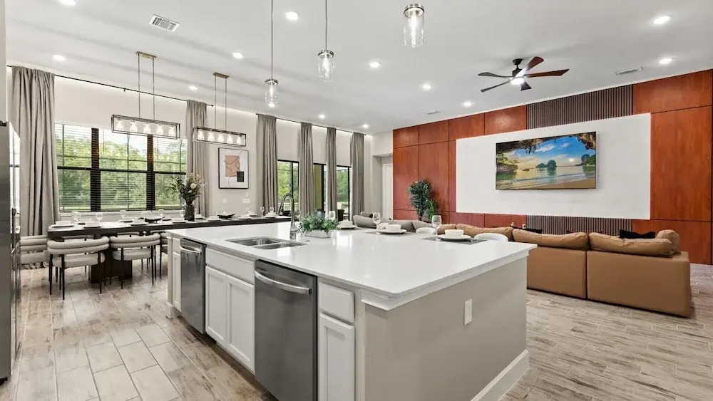 Lakeside Villa With Pool, Cinema & Games Room