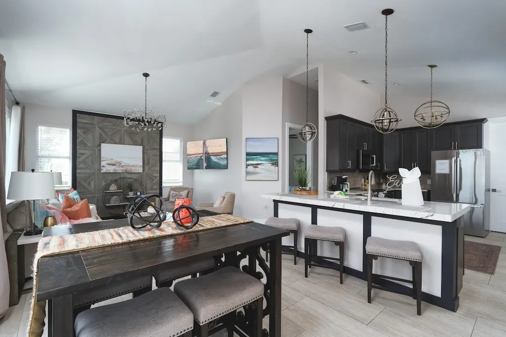 Welcome to 5545 Palmetto Street All NEW! Just Built! Book It NOW! home