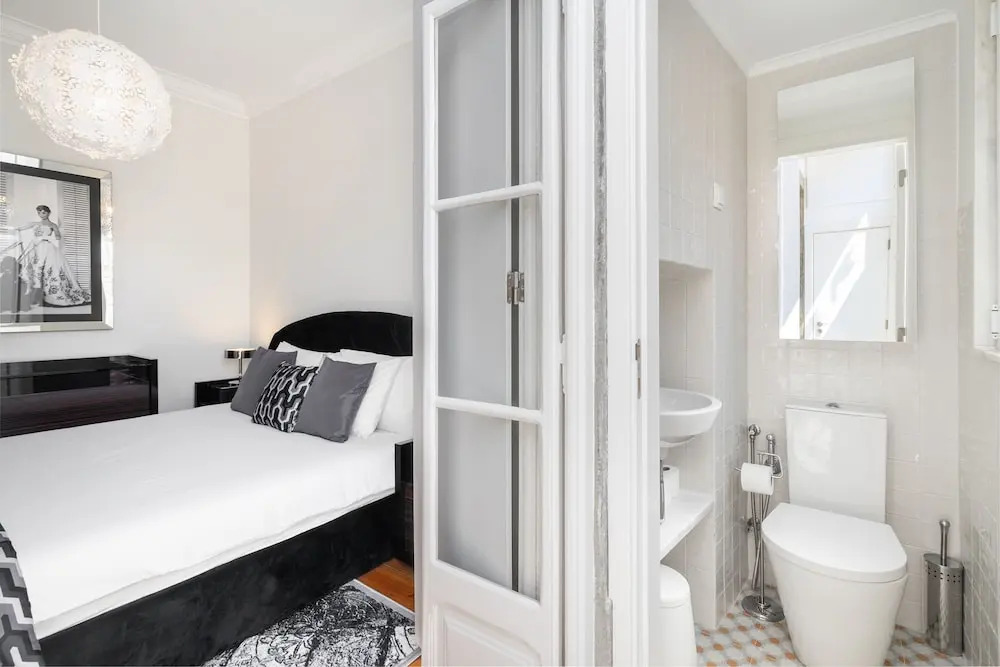 Prime Location Design Family Apartment