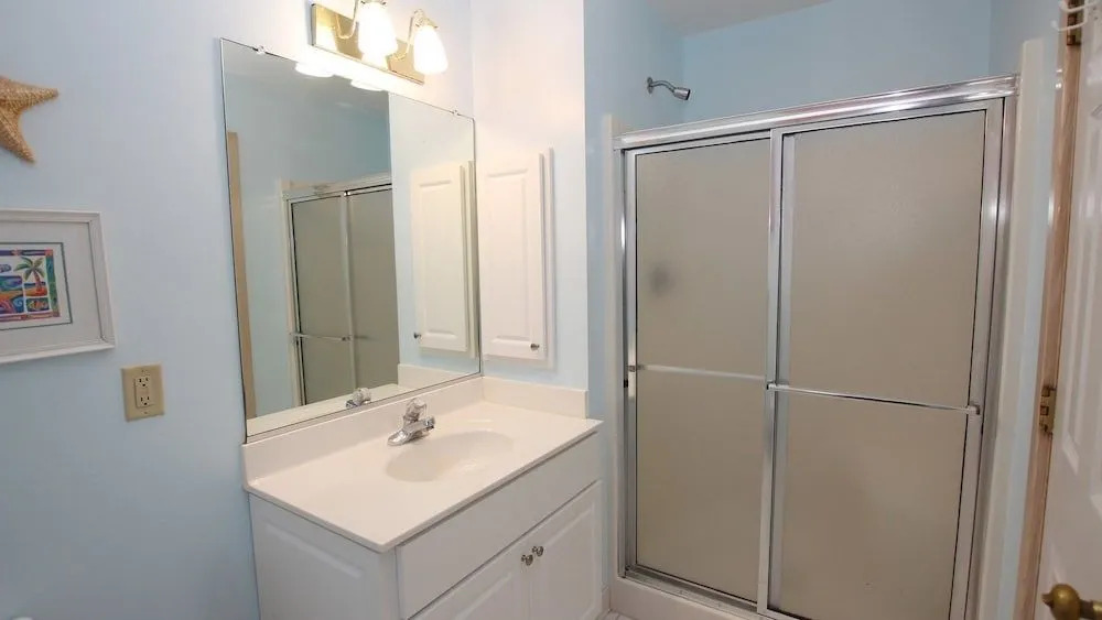 Lakeview - 5 Br Home