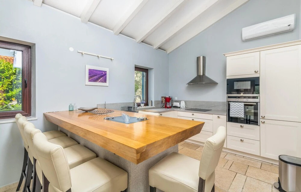 Stunning Home in Linardici With Outdoor Swimming Pool, Wifi and 4 Bedrooms