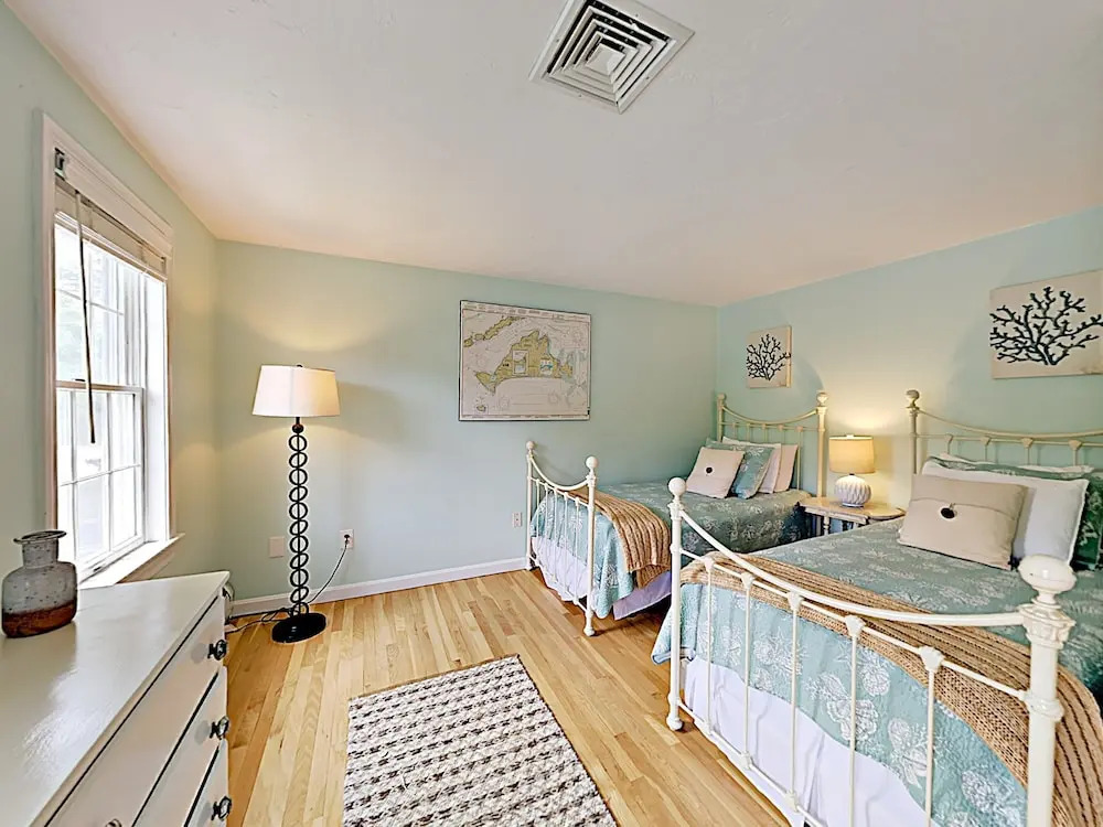 Designer Beach ; Steps To Ocean 3 Bedroom Home