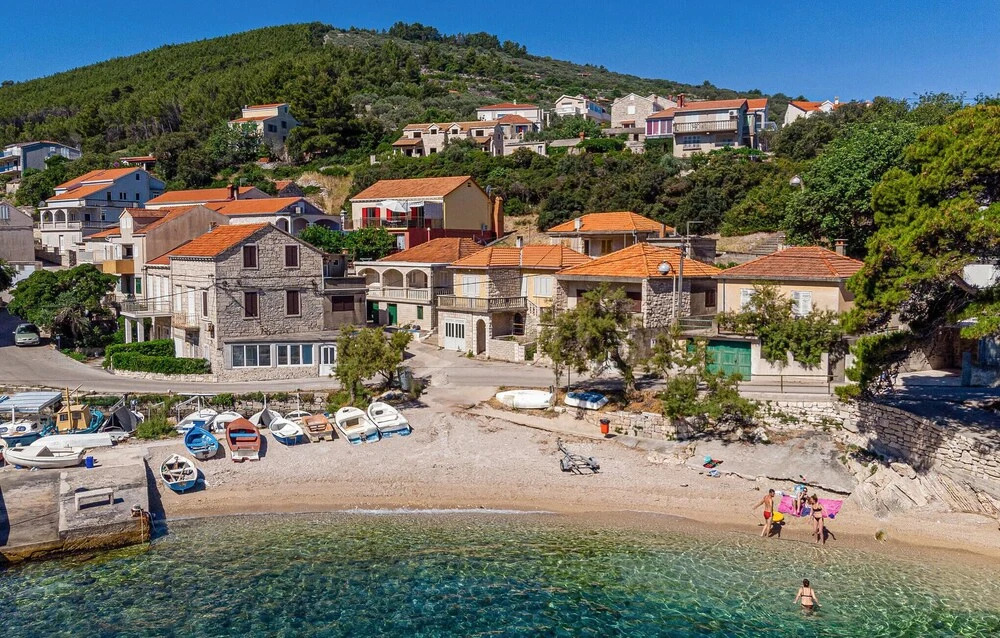 Nice Apartment in Prigradica With 3 Bedrooms and Wifi
