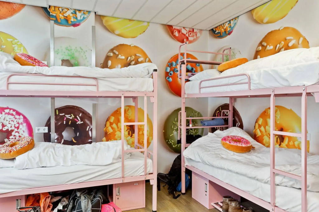 Hostelle - Caters to Women