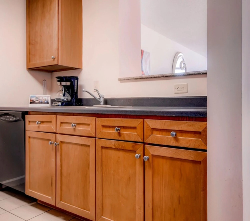 Global Luxury Suites University Circle