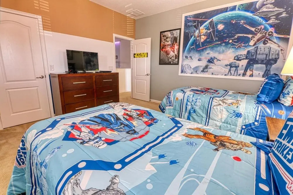 Ralph's 7 Bed Solterra Vacation Home