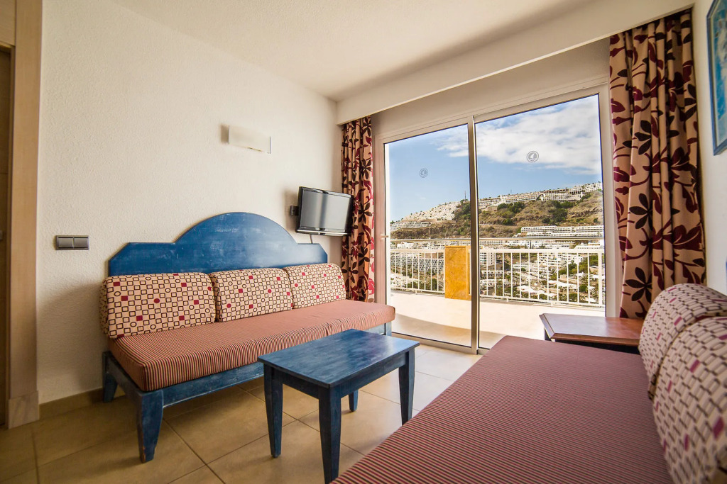 Apartamentos Cabau Cala Nova