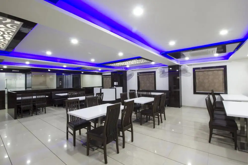 OYO 6840 Hotel City Inn