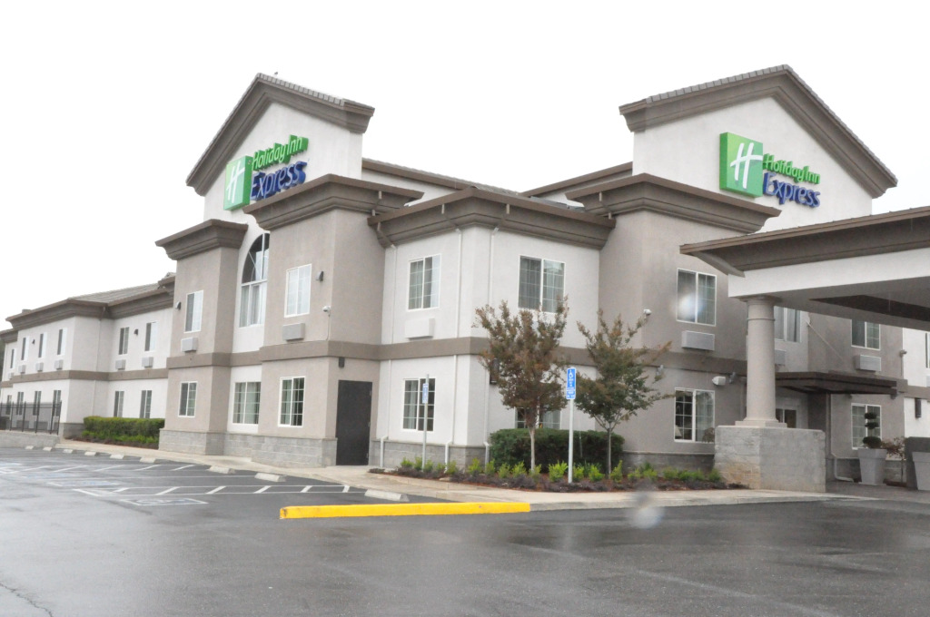 Holiday Inn Express & Suites Jackson by IHG