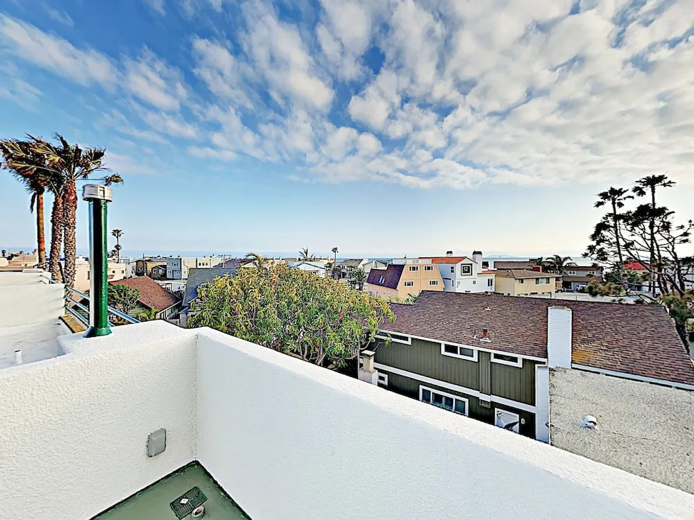 124 Oxnard - 3 Br Home