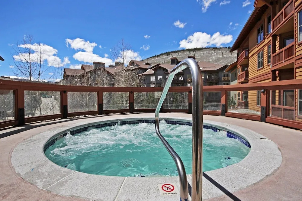 Perfect Location, With Amazing Views - CO422 by RedAwning