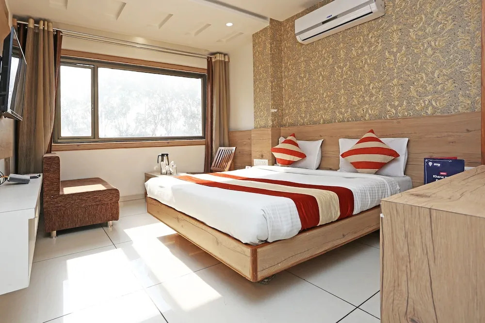 Fabhotel Ashirwad Regency
