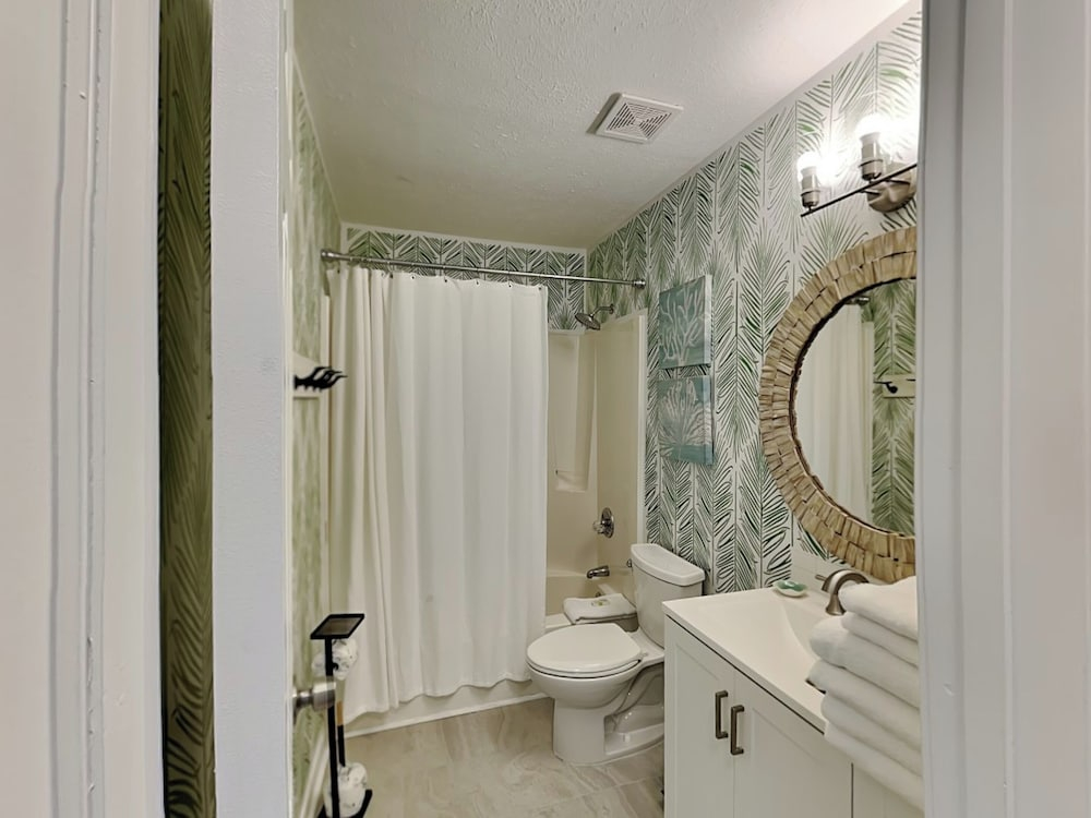 Southwind I Condo #K8 - Front Beach Flair