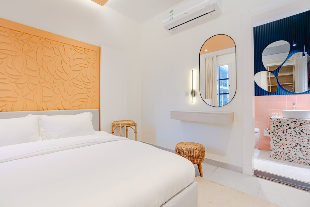 Three Bedroom Colorful & Exotic Flat in Alrabie