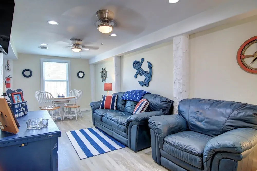 Nauti Mermaid 5 Bedroom Home by Redawning