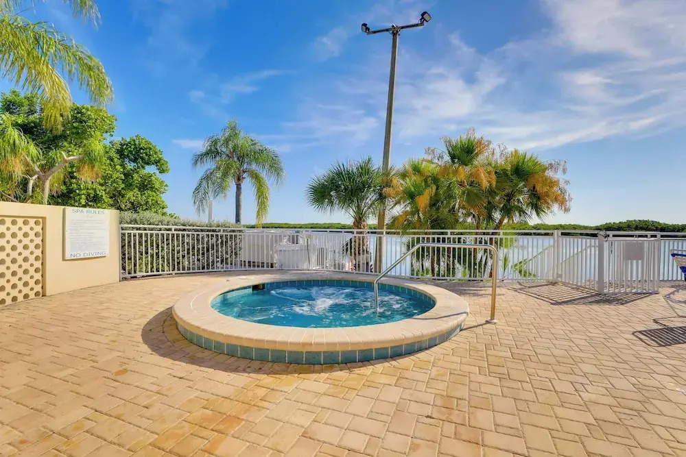 1 Mi to Beach: Coastal-zen Ruskin Retreat!