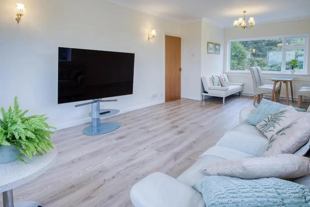 Longview - 4 Bedroom Holiday Home - Pembroke Dock