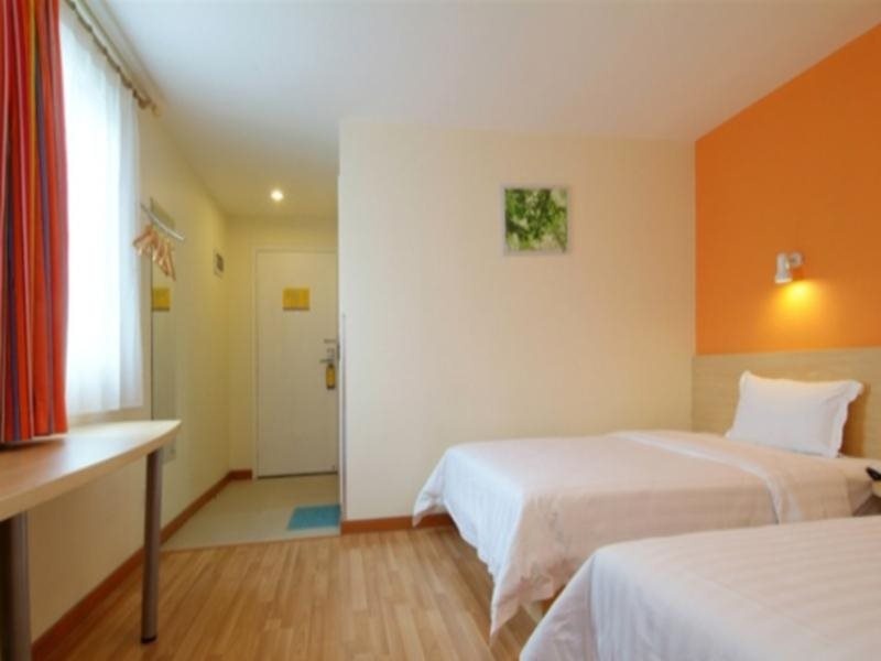 7 Days Inn