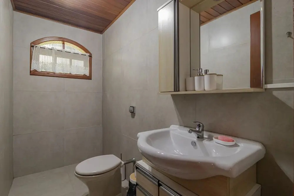 Casa com Lareira e 3 su tes no Parque das Fontes