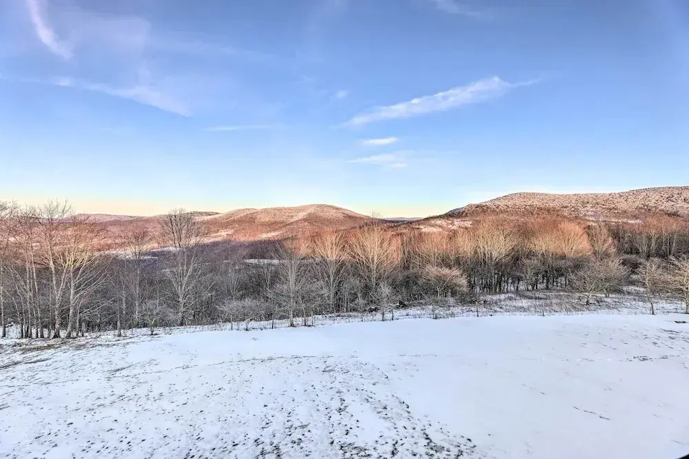 Spacious Slaty Fork Home ~ 12 Mi to Snowshoe