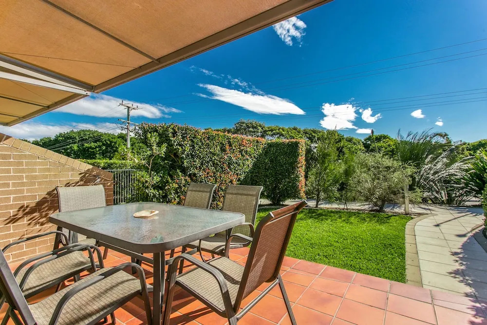 2/56 Lawson Street@Clarkes Beach