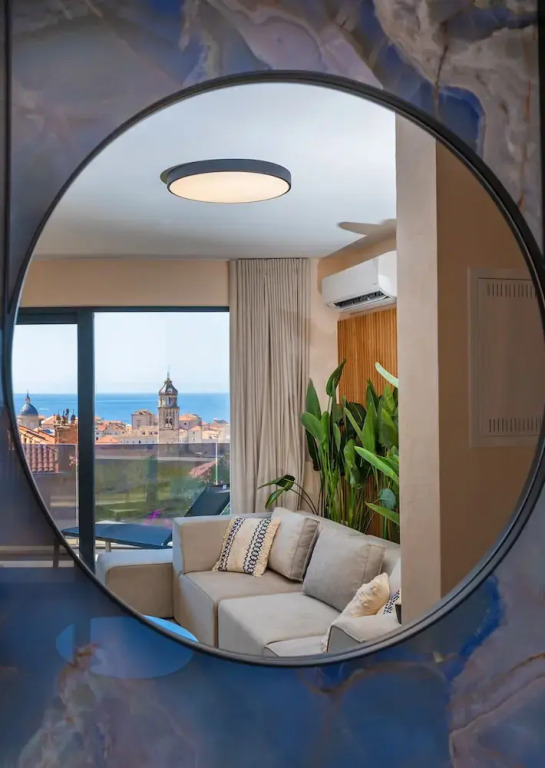 Ragusa Sea View apartment by DuHomes