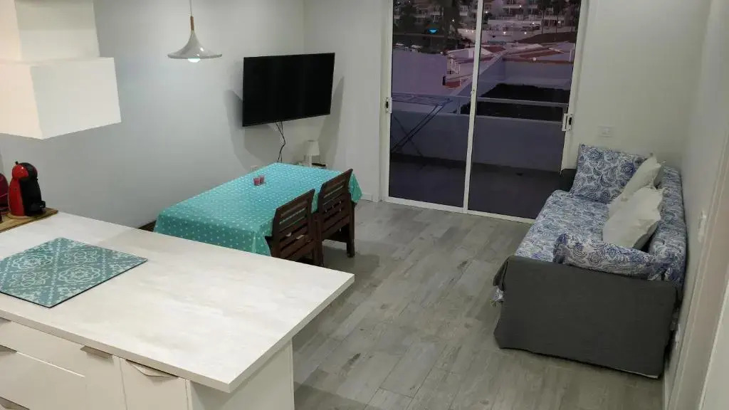 New Deluxe Sunny Bungalow
