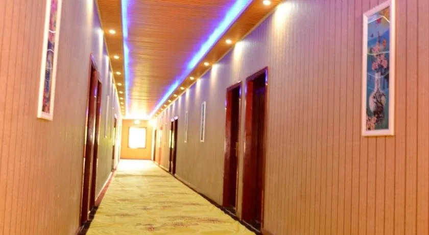 Warm Harbor Hotel