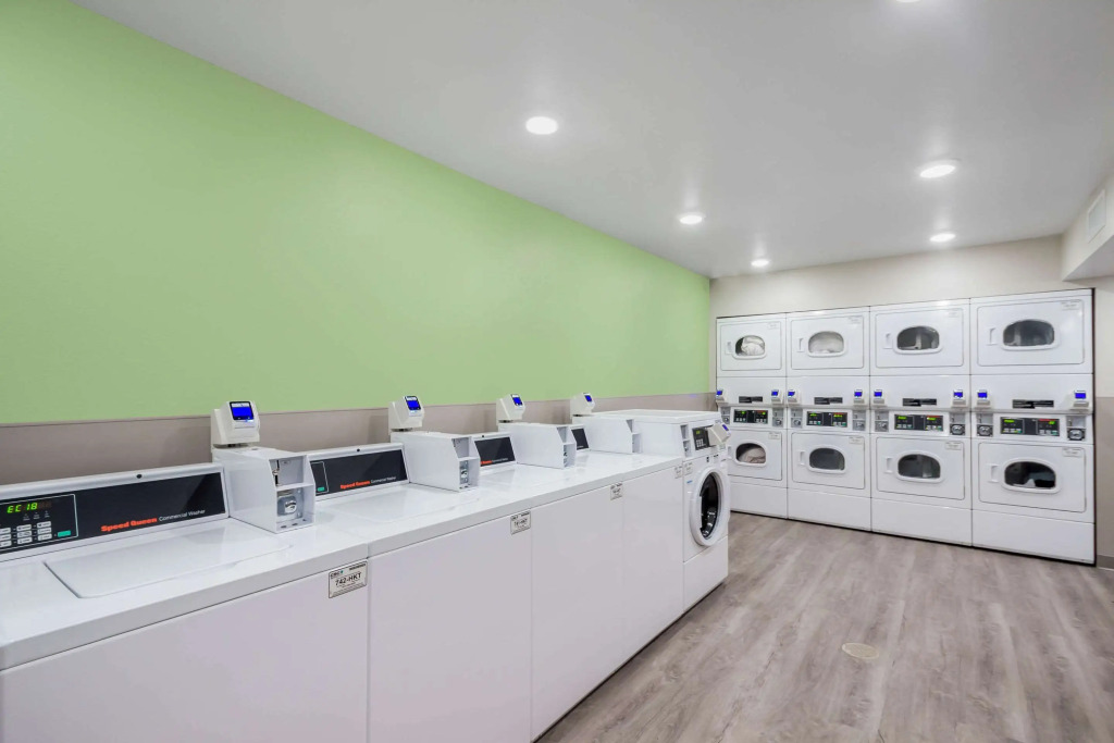 WoodSpring Suites Chicago Addison