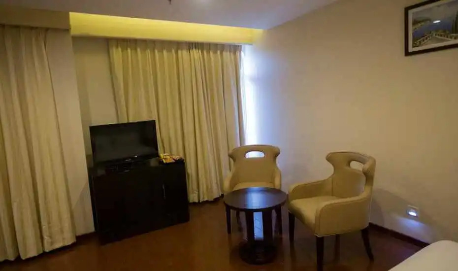 Royal Reve Hotel