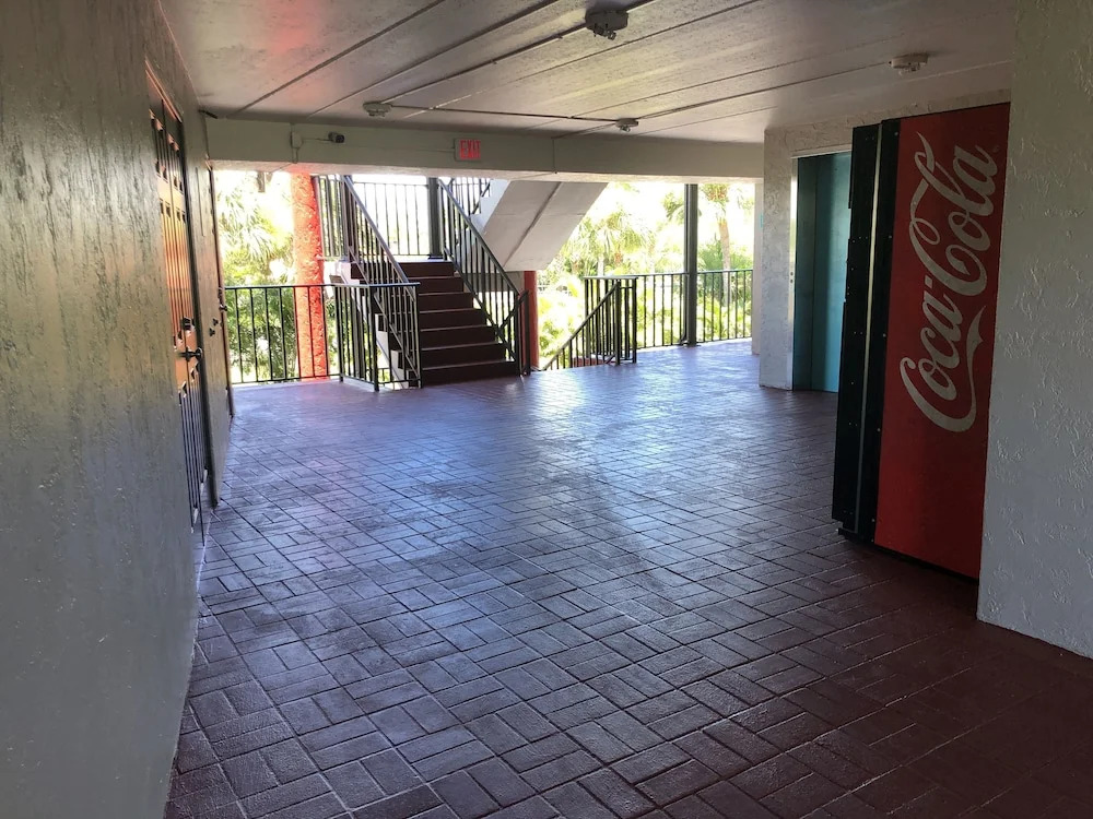 Sun Coast Inn