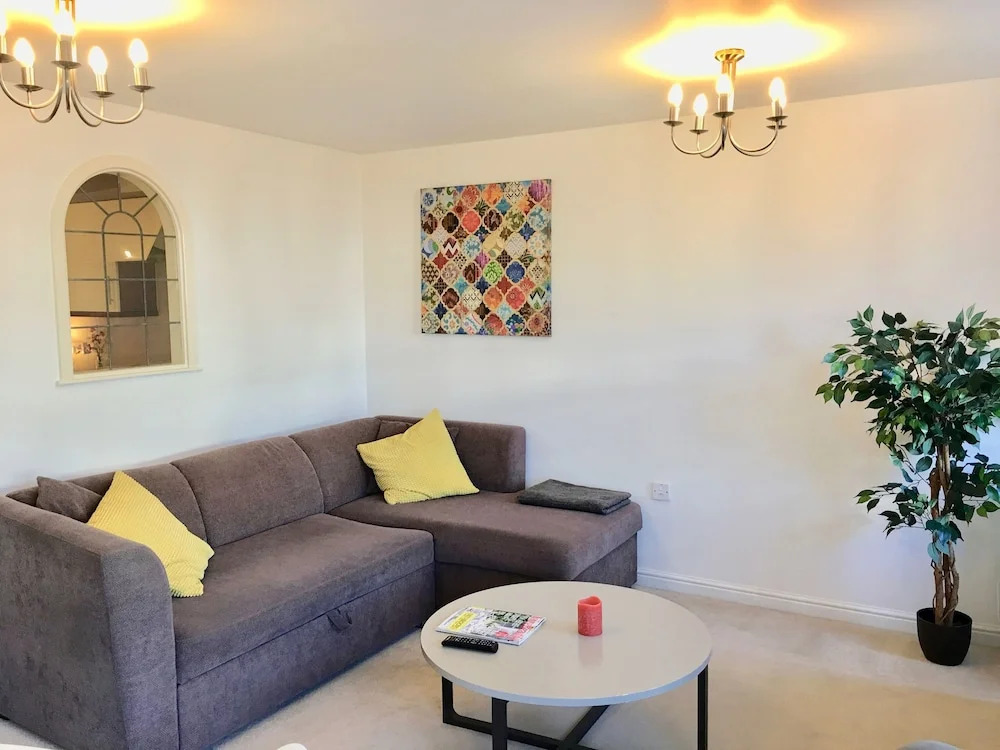 City Pad with balcony and secure parking
