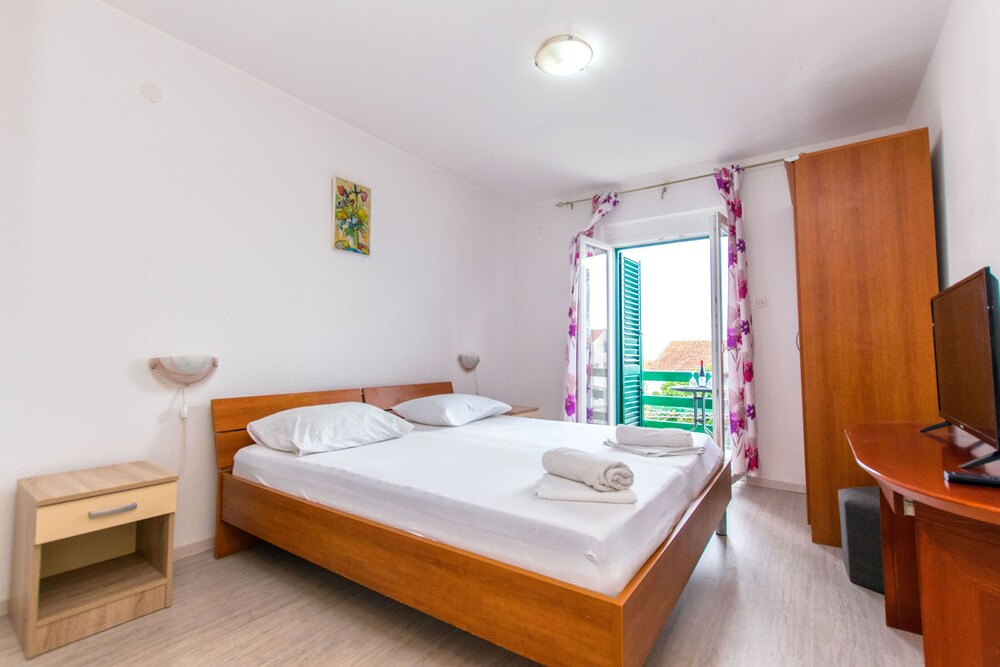 Marijana Bol Apartments