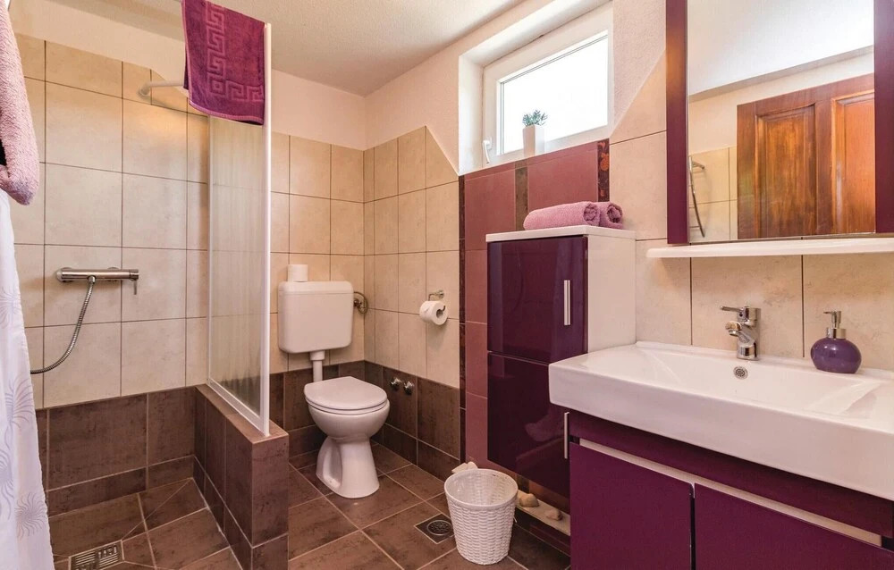 Nice Home in Manjadvorci With Outdoor Swimming Pool, Wifi and Outdoor Swimming Pool
