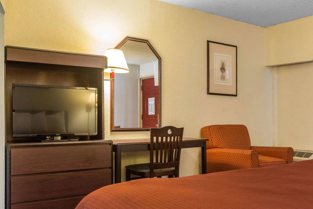 Rodeway Inn Marietta near Dobbins ARB
