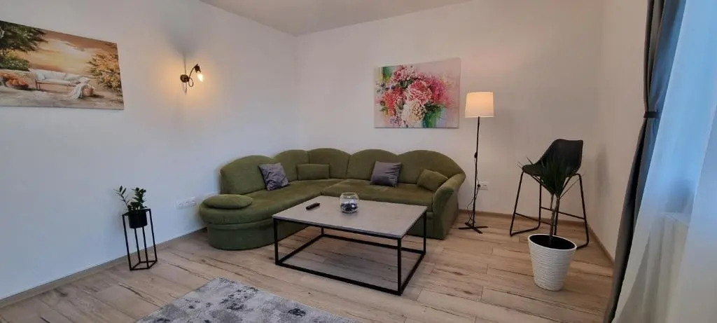 Art Apartment 3