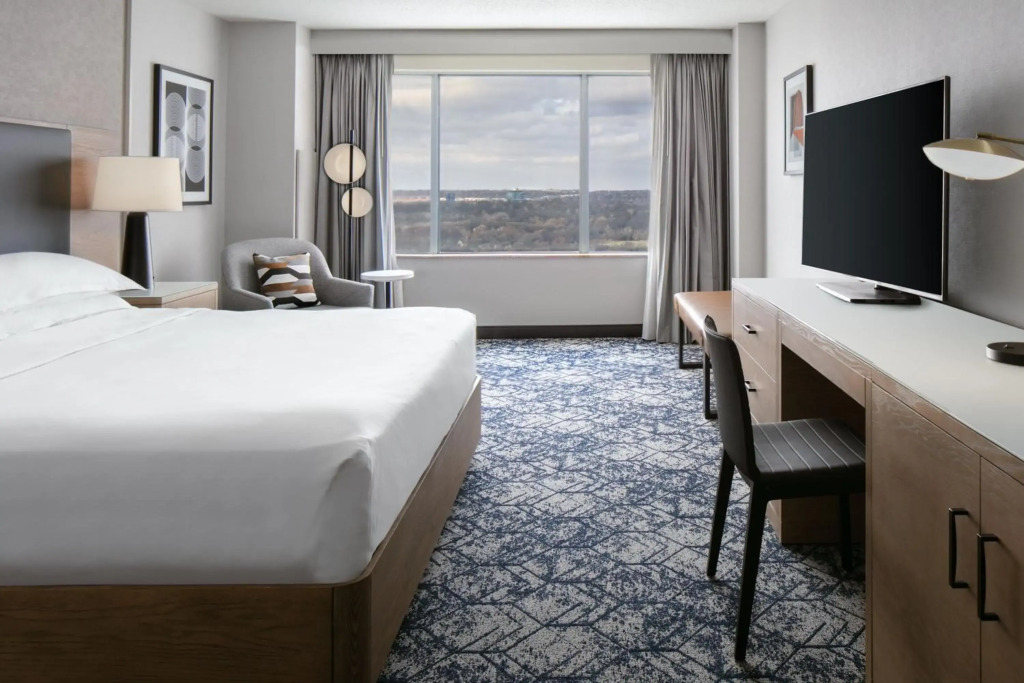Sheraton Overland Park Hotel at the Convention Center