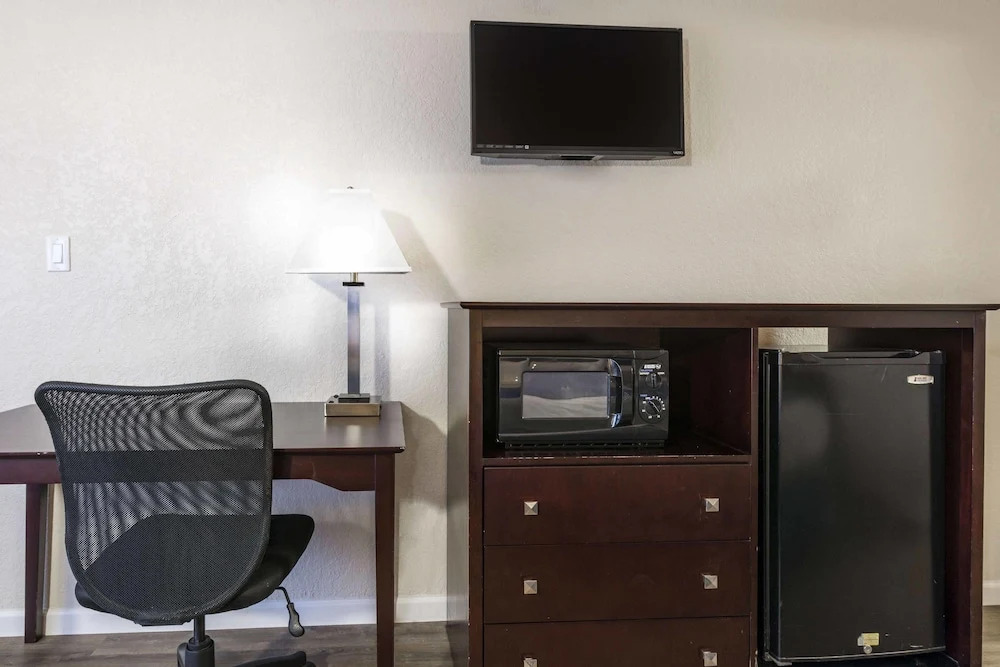 Rodeway Inn & Suites Fort Lauderdale Airport & Cruise Port