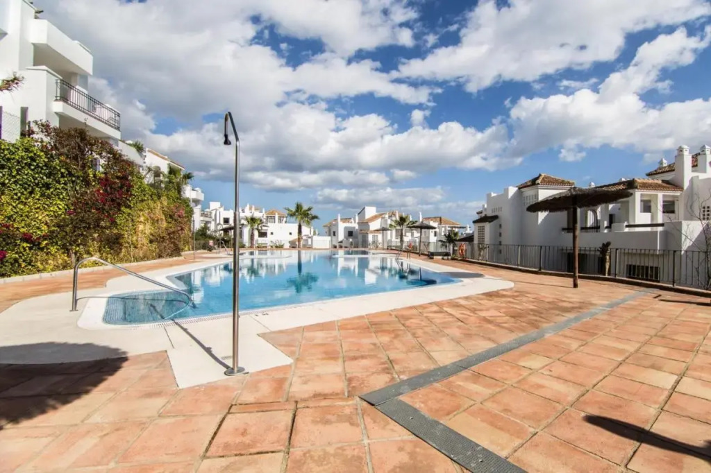 2149-Amazing groundfloor 3 bedrooms on golf, pools