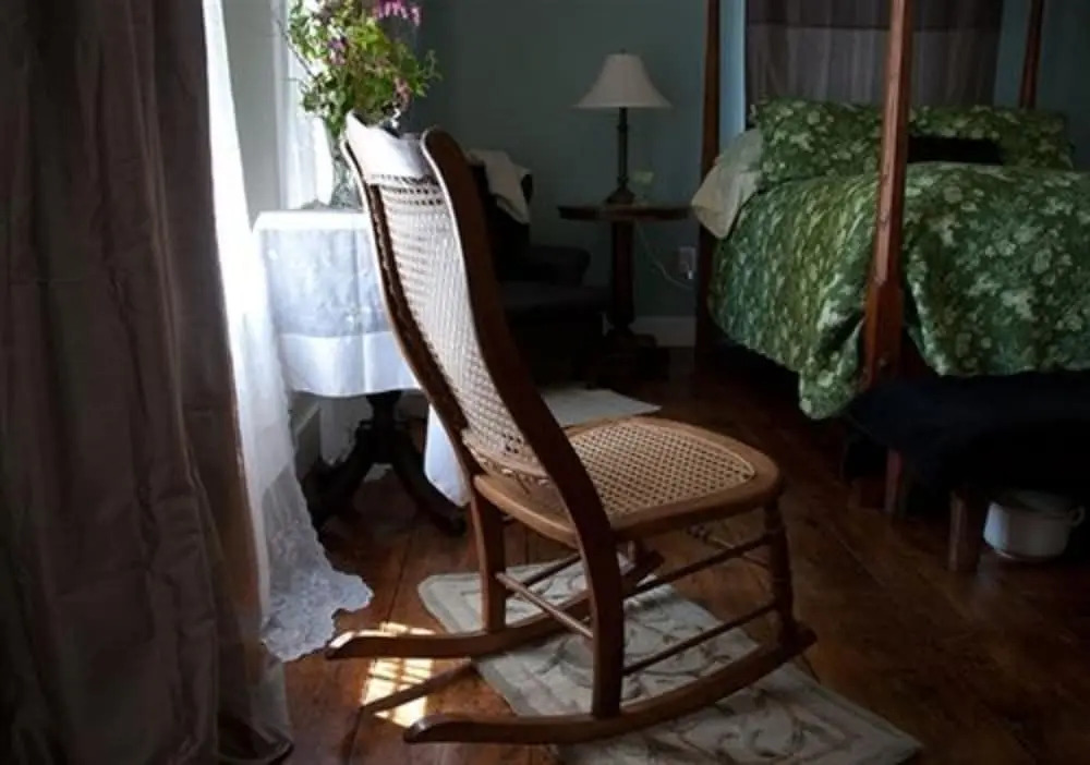 Roseledge Country Inn & Farm Shoppe