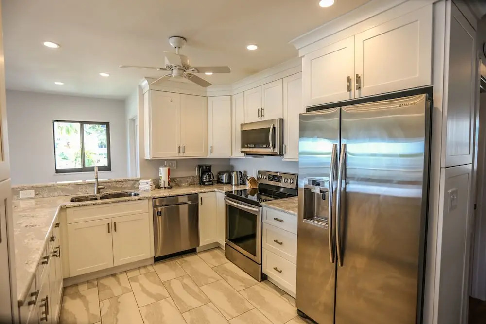 205 Bayview Ave. - M