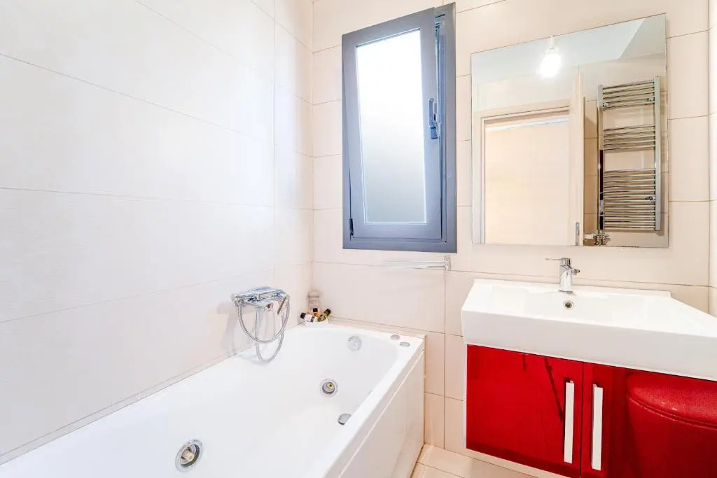 Villa The Palm, Beach & Airport closeby - POOL