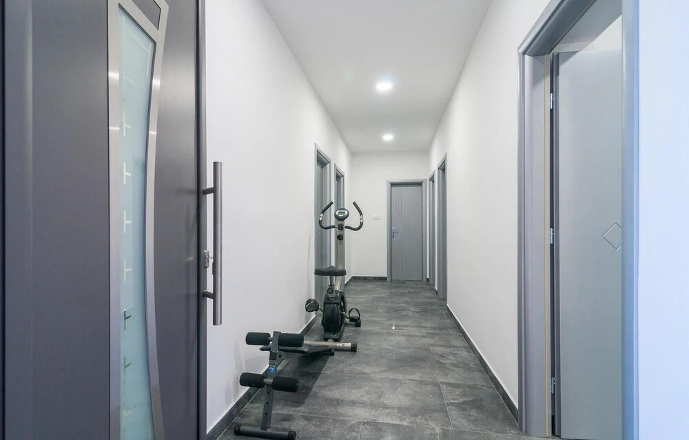 Beautiful Home in Omis With Wifi and 8 Bedrooms