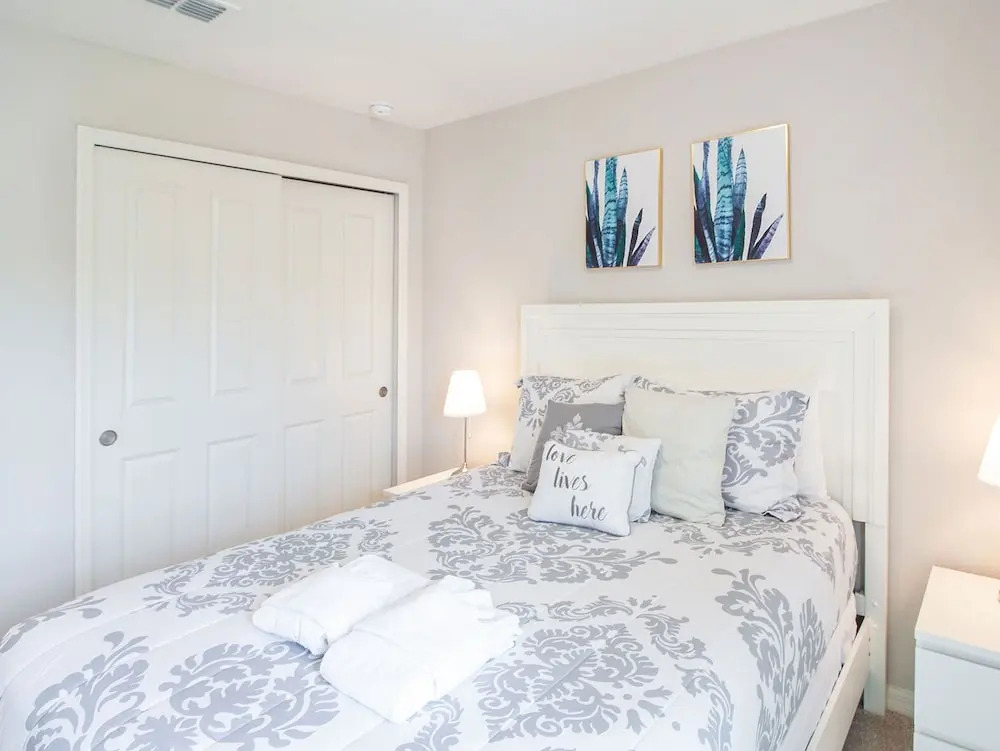 Spacious 4B Family-friendly Townhome Near Disney!