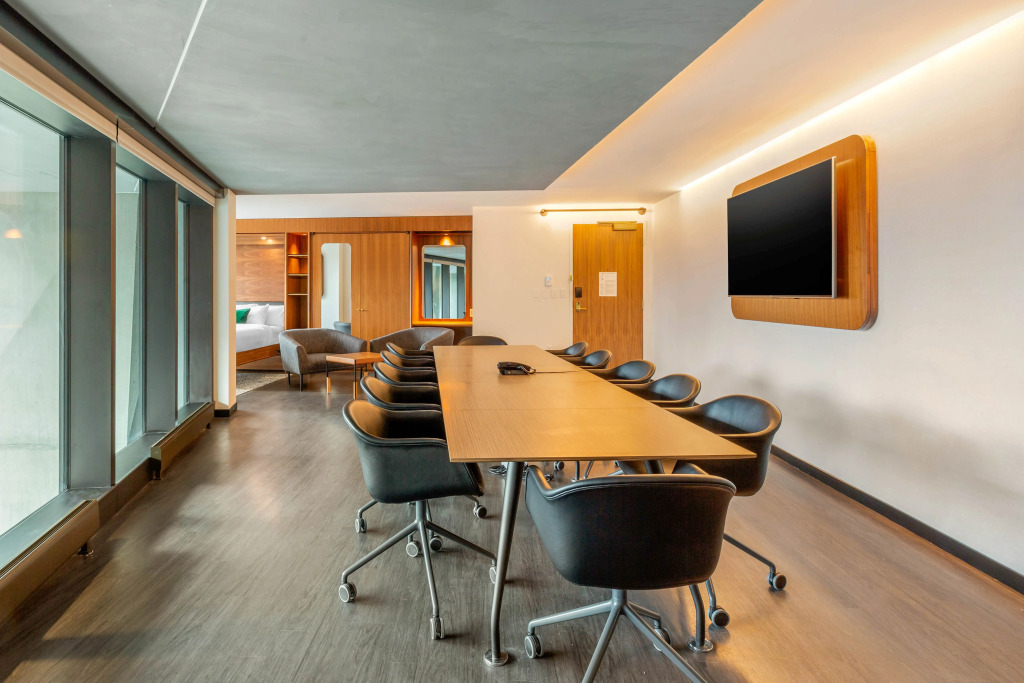 Cambria Hotel Boston Downtown - Seaport