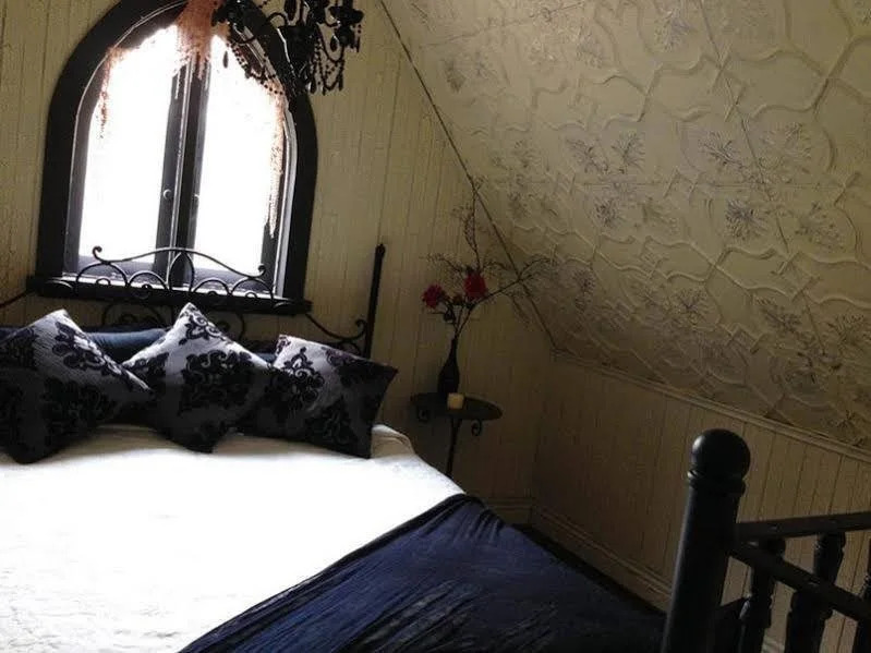 Silverleaf Cottage