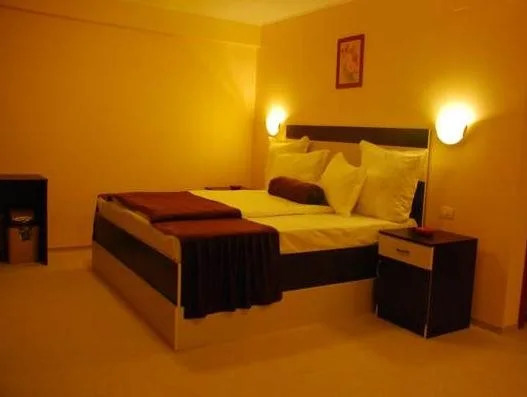 Nicky Hotel-sebes