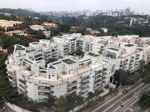 Apartamento Menara Morumbi - 150m do Hospital Albert Einstein, Faculdade e Estádio - 1 vaga de garagem